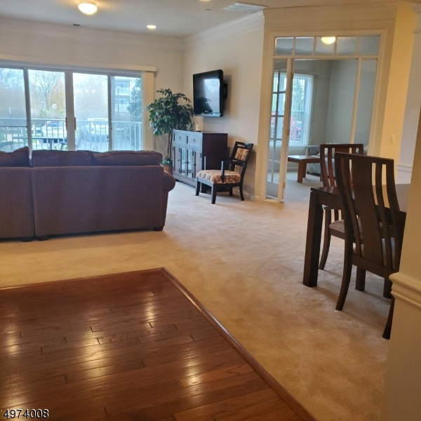 SOMERSET RUN - Residential