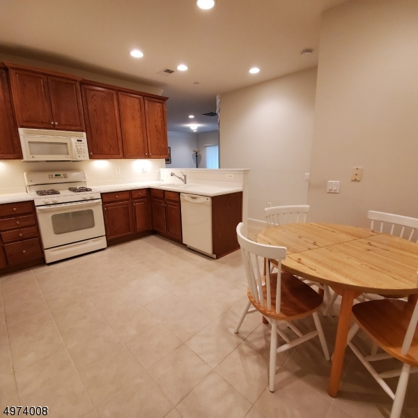 SOMERSET RUN - Residential