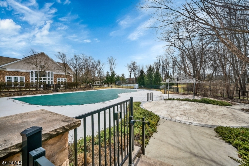 SOMERSET RUN - Residential
