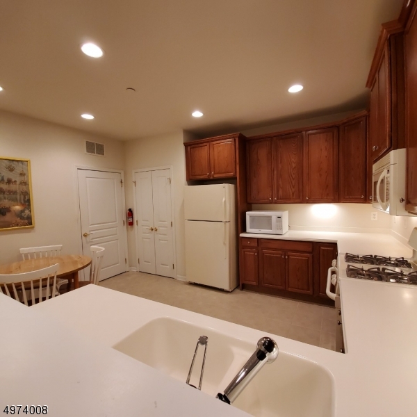 SOMERSET RUN - Residential