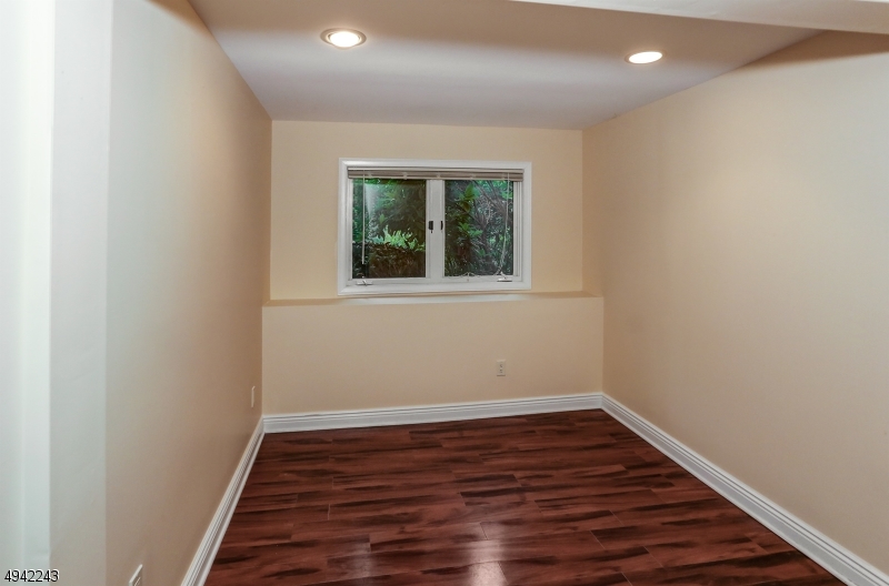 Pine Edge - Residential