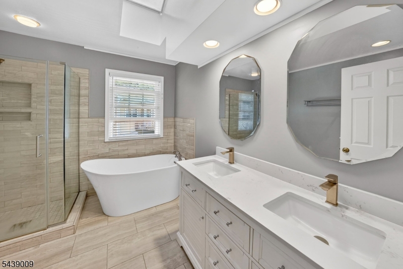 Pointe O Woods community - Residential