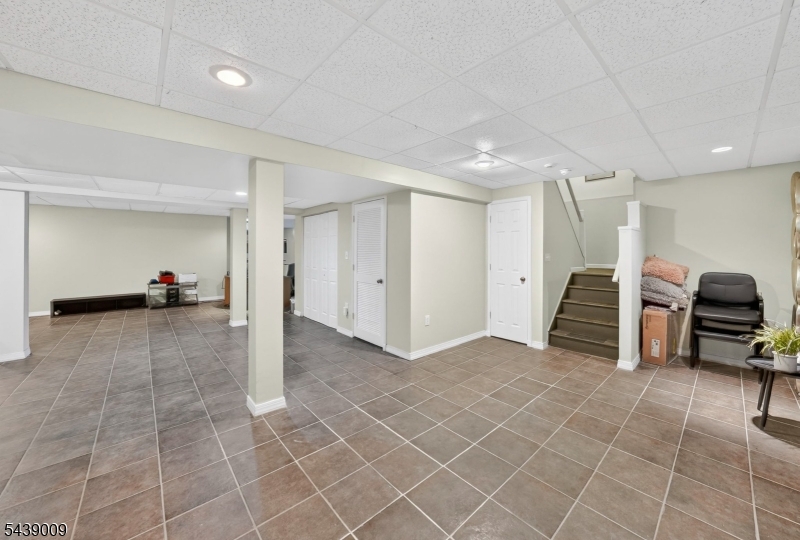 Pointe O Woods community - Residential