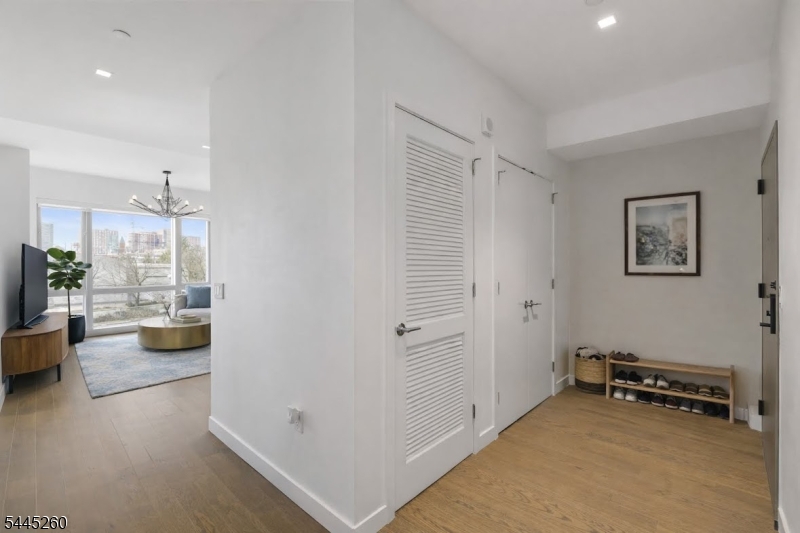 Park & Shore Apartments - Residential