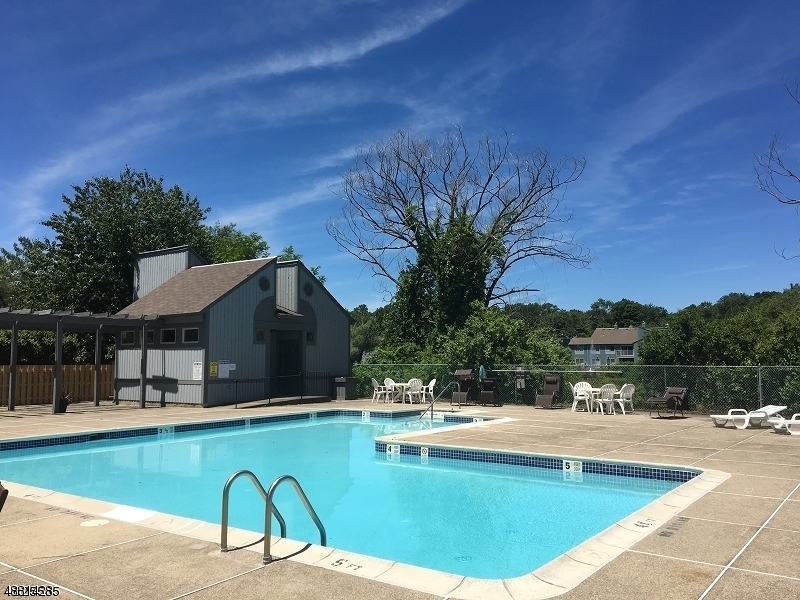 DRAKESVILLE - Residential