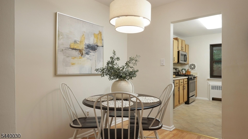 WYCHWOOD GARDENS - Residential