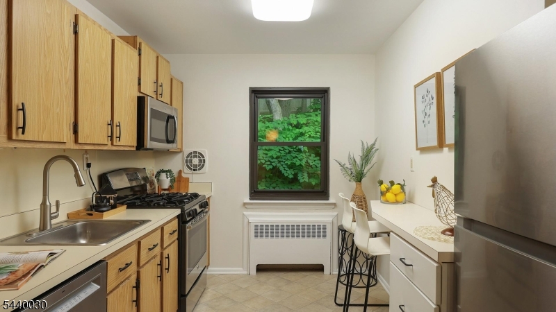 WYCHWOOD GARDENS - Residential