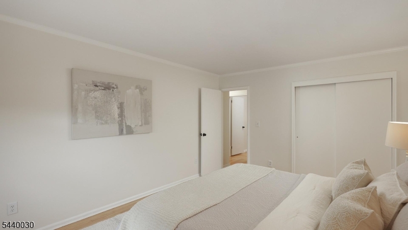 WYCHWOOD GARDENS - Residential