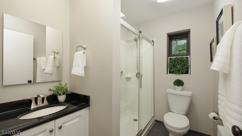 WYCHWOOD GARDENS - Residential