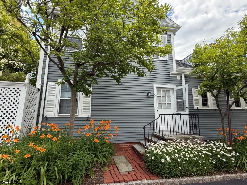 Murray Hill Square - Residential