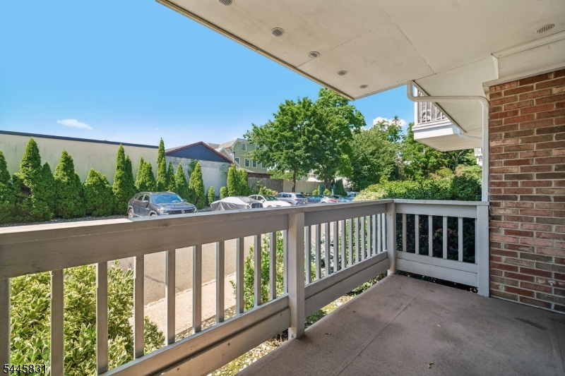 Millburn Manor - Residential