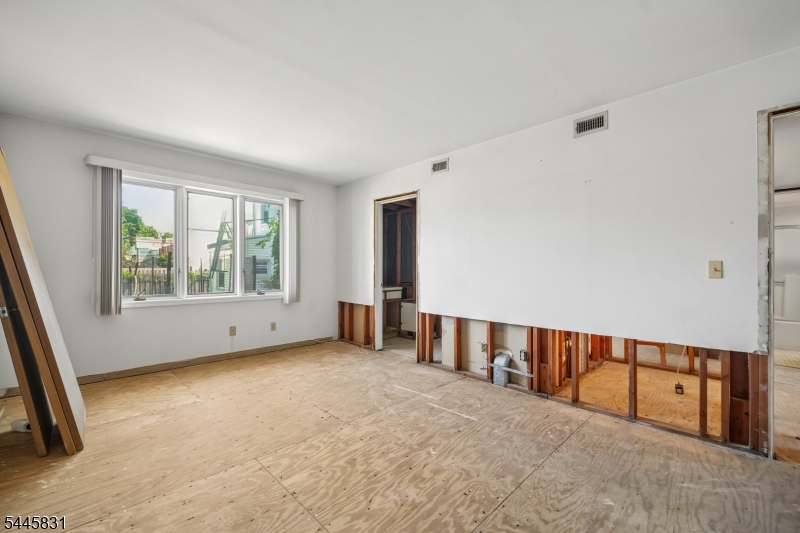 Millburn Manor - Residential