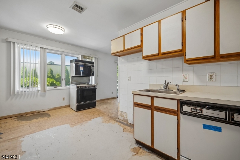 Millburn Manor - Residential