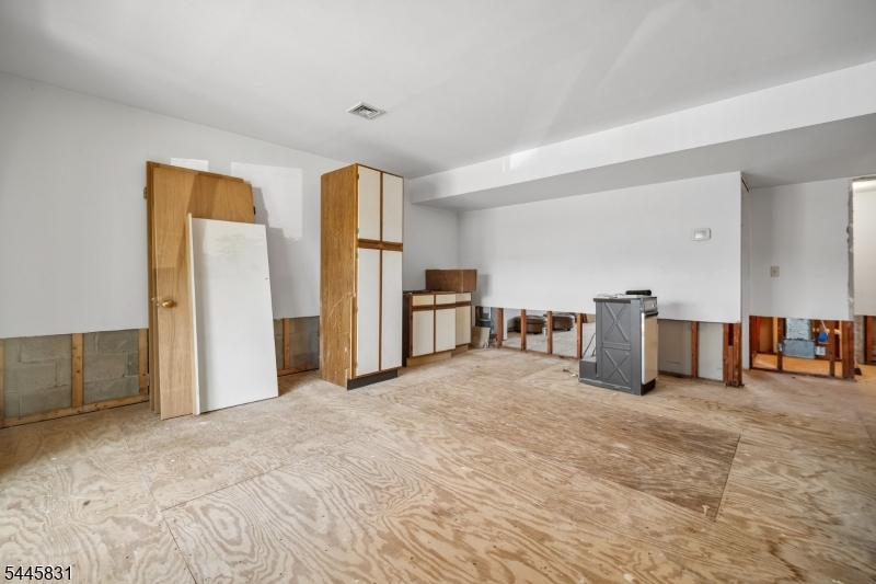 Millburn Manor - Residential