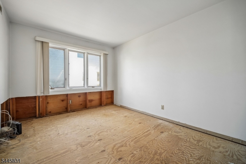 Millburn Manor - Residential