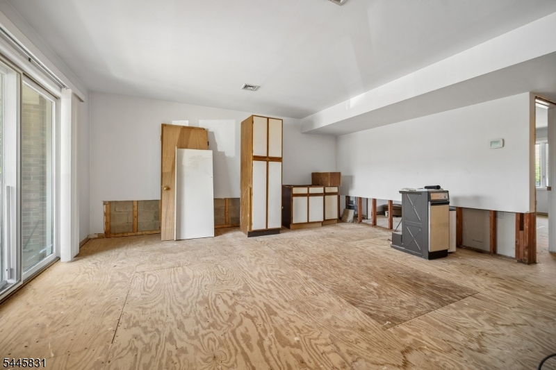Millburn Manor - Residential