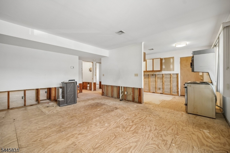 Millburn Manor - Residential