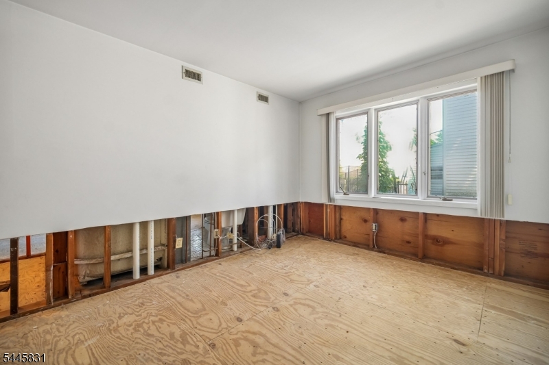 Millburn Manor - Residential