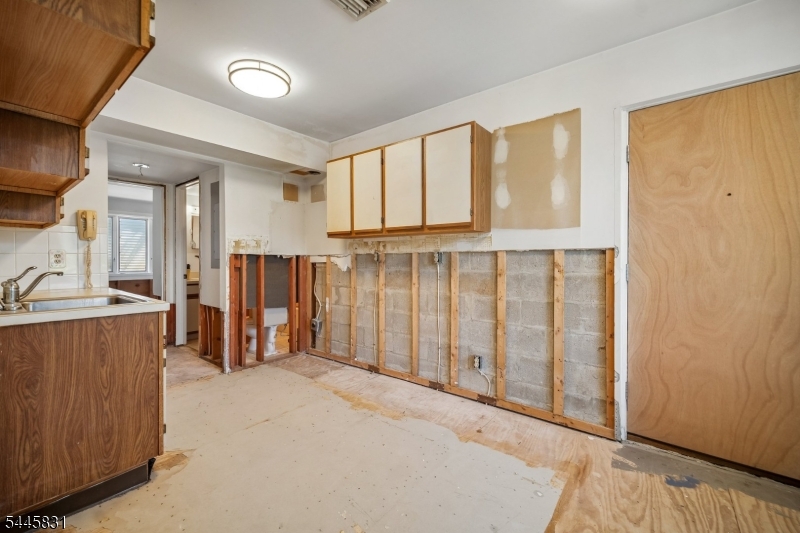 Millburn Manor - Residential