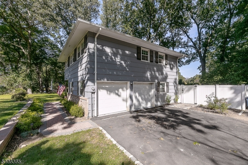 BIRCH RUN - Residential