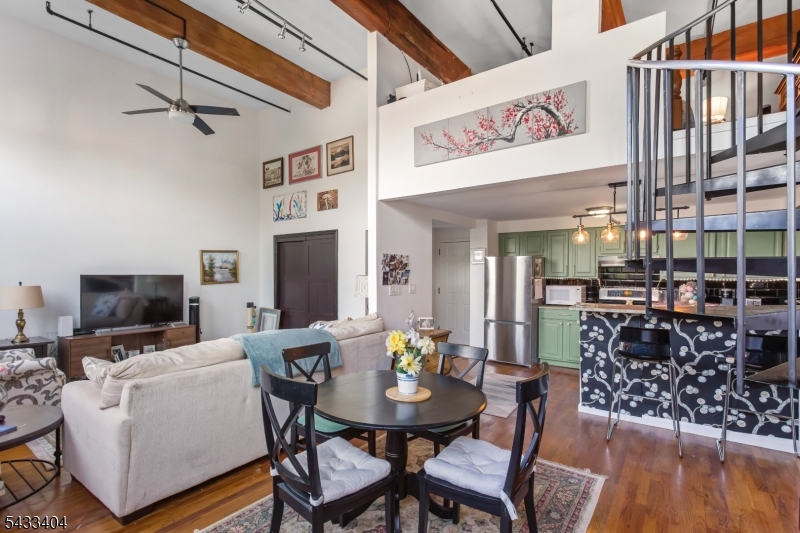 Loft  Commons - Residential