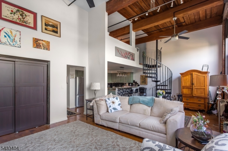 Loft  Commons - Residential