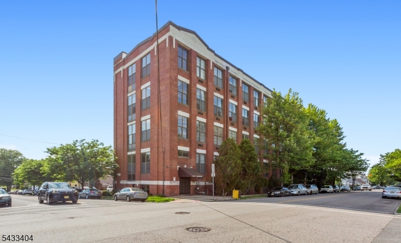 Loft  Commons - Residential