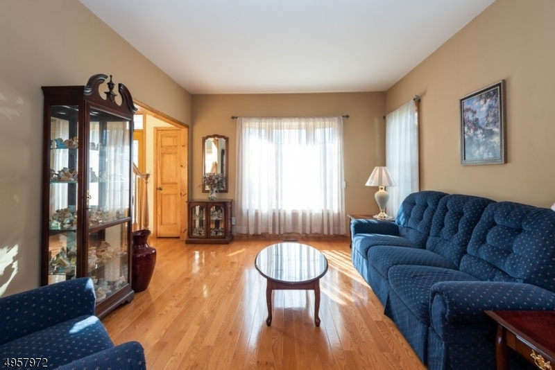 POETS PEAK - Residential