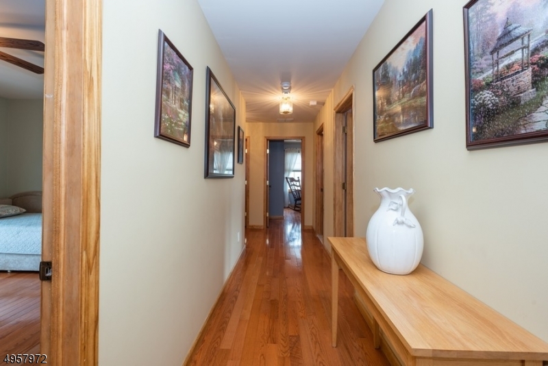 POETS PEAK - Residential