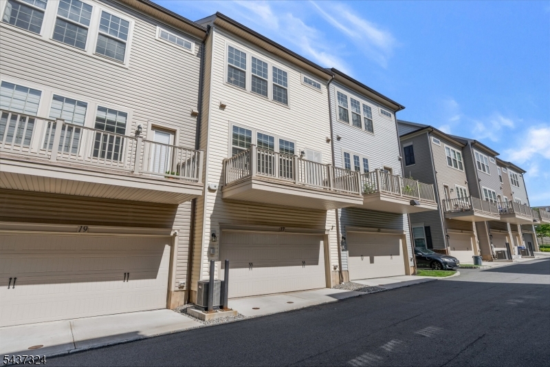 Livingston Square - Residential Lease