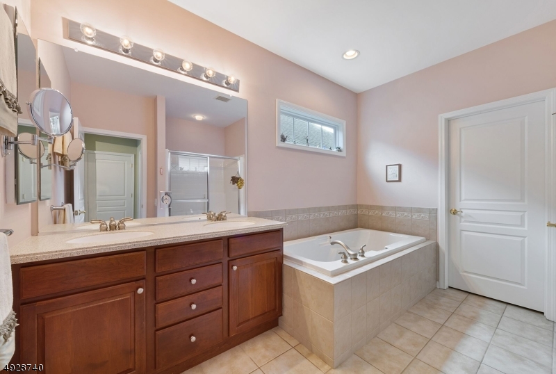 SOMERSET RUN - Residential