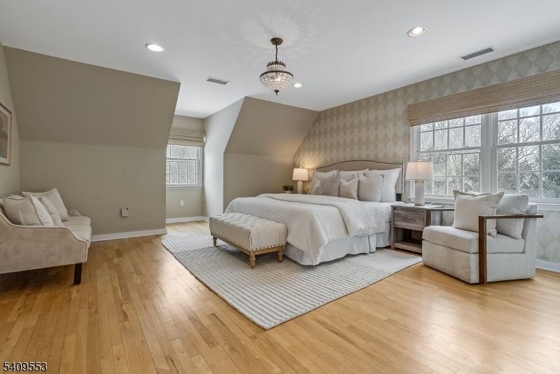 BROOKRACE - Residential