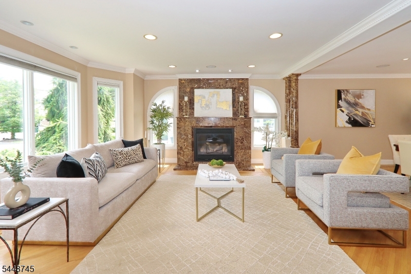HILLCREST - Residential