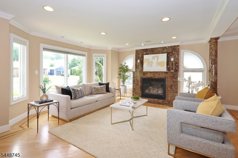 HILLCREST - Residential