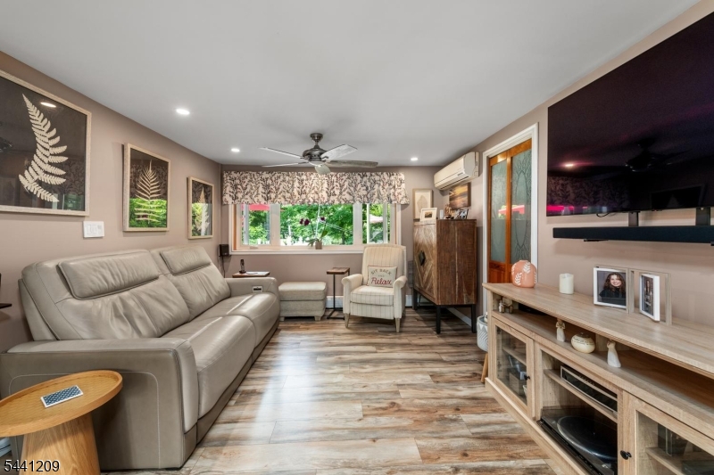 Upper Greenwood Lake - Residential