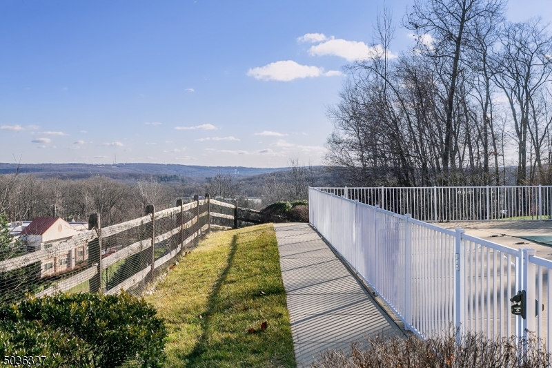NOLAN'S RIDGE - Residential