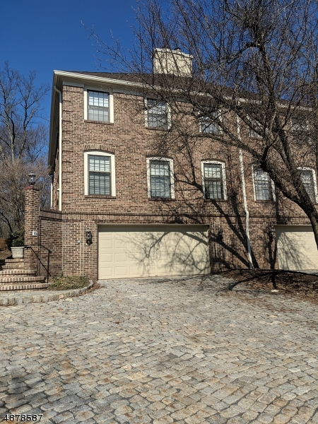 If you are looking to rent a fabulous townhouse this is it! Dramatic 2 bedroom town home with en suite baths, large walk in closets, huge eat in kitchen with loads of *cabinets, living room with gas fireplace plus loft and finished basement for added space. ***For $1,000 per year tenant can have privileges at Brooklake Country Club for a social Membership, Gym and Tennis. Non smokers only! Must have tenant's insurance policy **