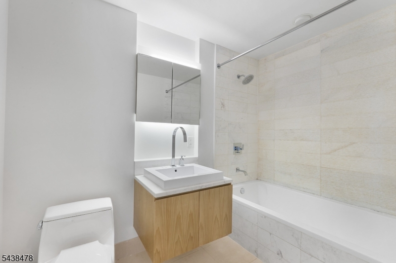 77 Hudson - Residential