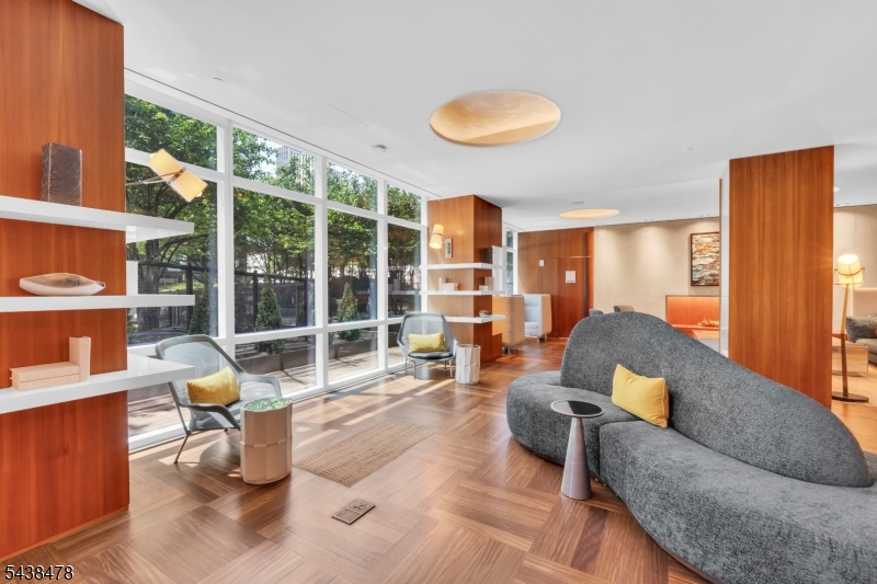 77 Hudson - Residential