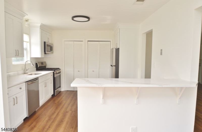 Hanover Park Condos - Residential Lease