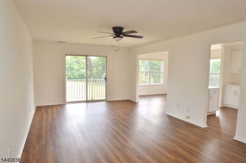 Hanover Park Condos - Residential Lease