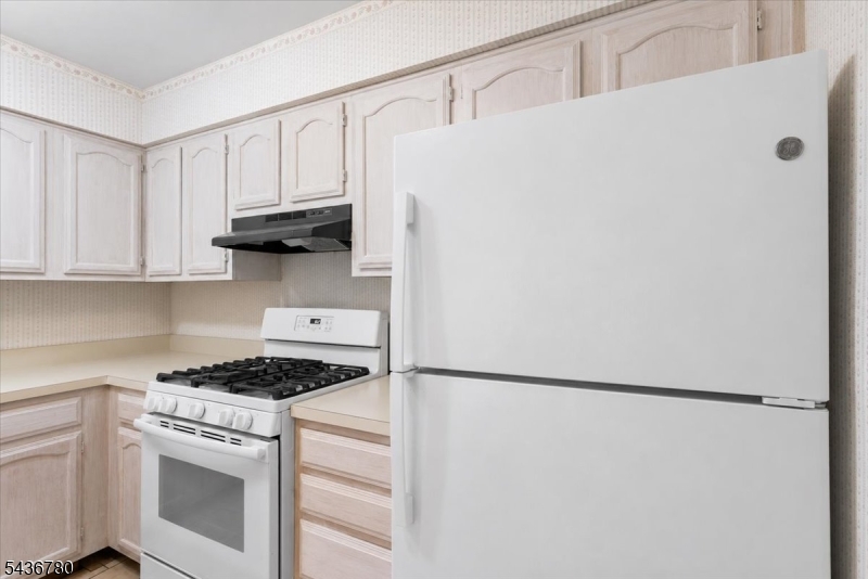 Pointe/Winding Brook Condo - Residential