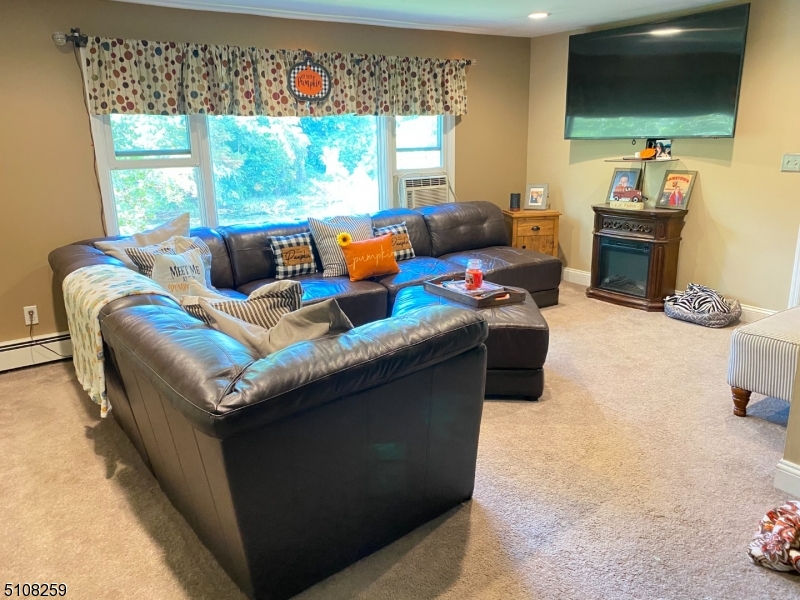 Oak Ridge - Residential Lease