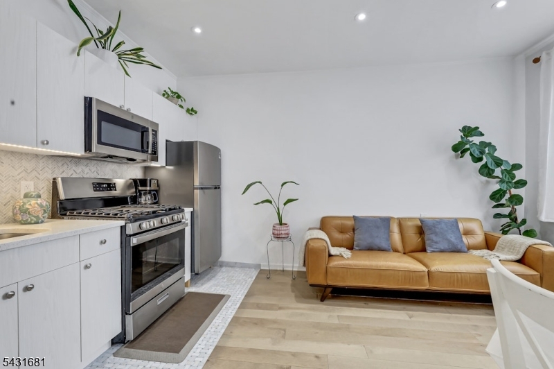 Tudor Arms - Condominium - Residential