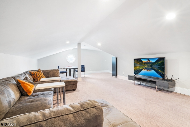 Rolling Hill - Residential