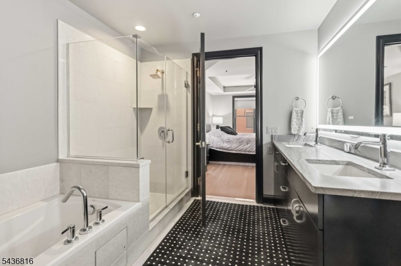40 Park Place - Residential