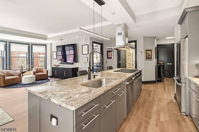 40 Park Place - Residential