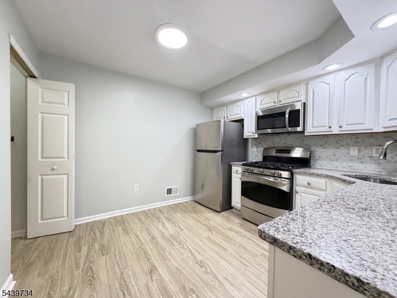 Glenbrooke - Residential Lease