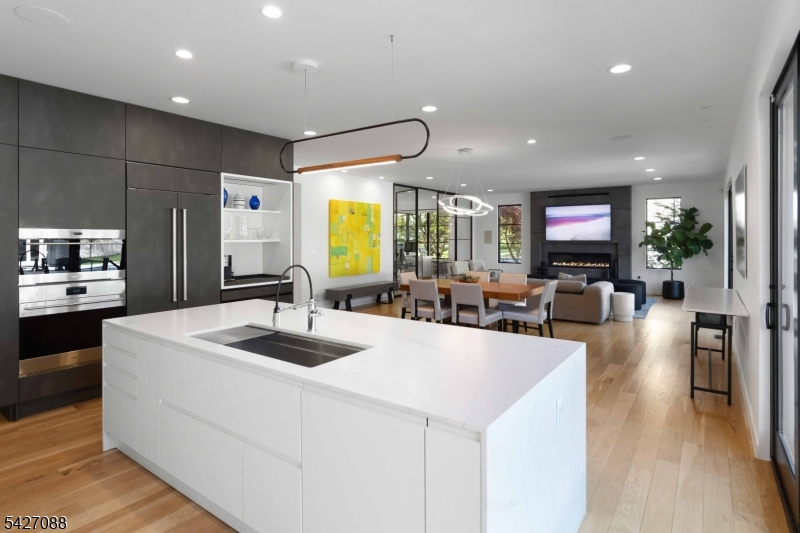 Rolling Hill - Residential