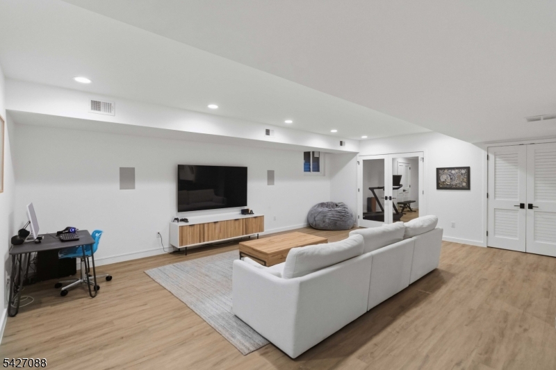 Rolling Hill - Residential